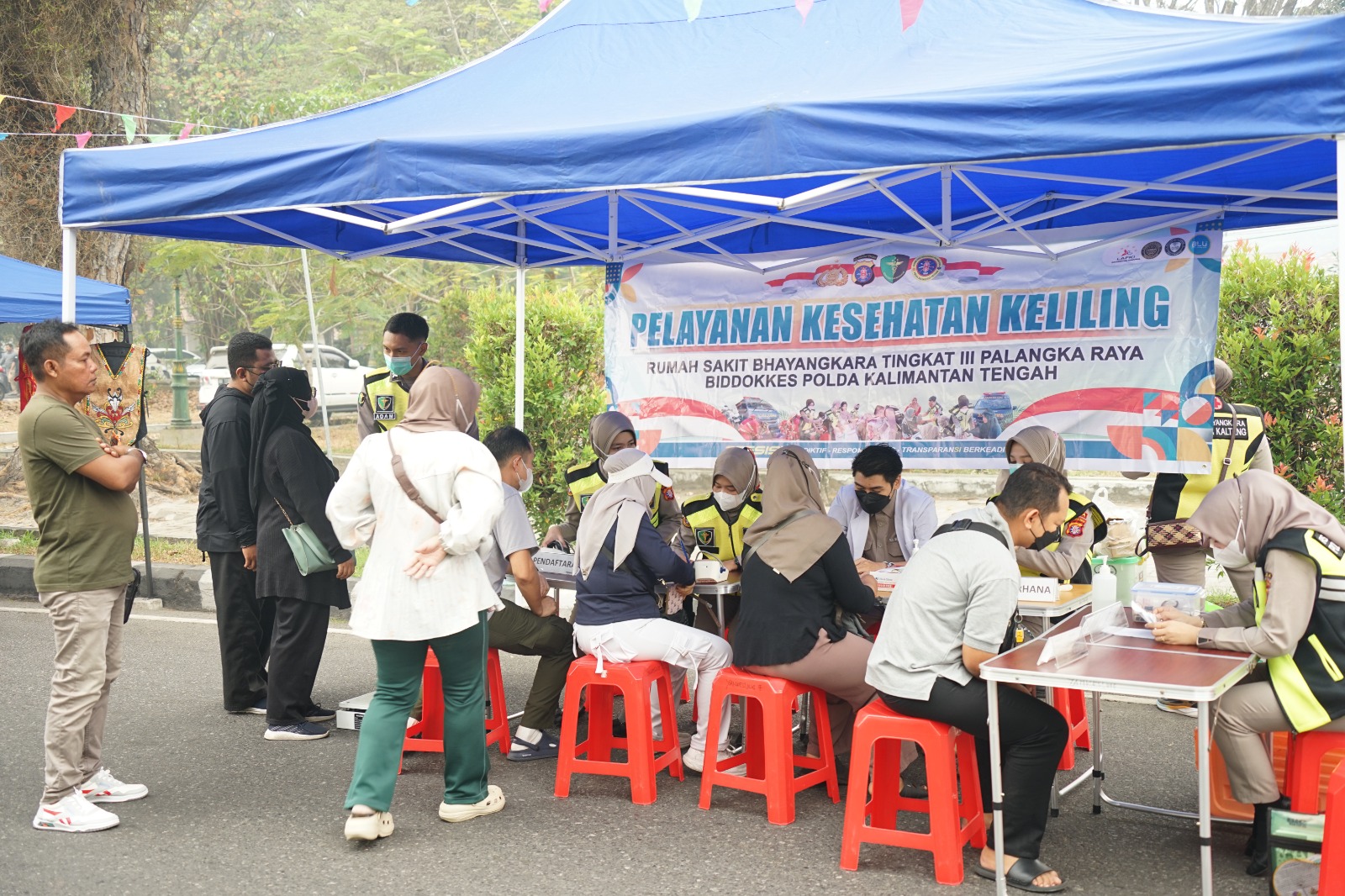 Peduli Kesehatan Masyarakat Terdampak Asap Karhutla, Rumkit Bhayangkara Berikan Layanan Kesehatan Gratis di CFD